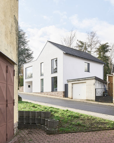 Minimalistisch Häuser by Steffen Wurster Architekten