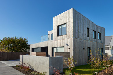 Zweistöckiges Skandinavisches Haus mit Pultdach in Berlin
