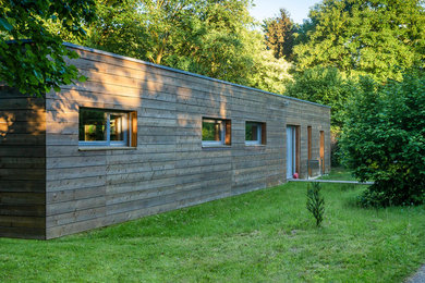 Design ideas for a contemporary house exterior in Essen.