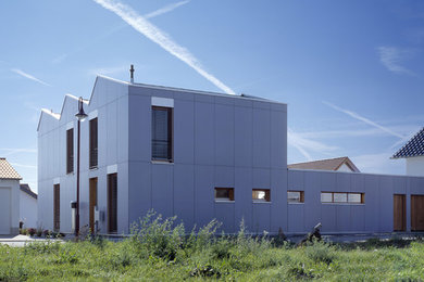 Design ideas for a contemporary house exterior in Berlin.
