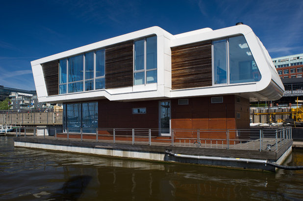 Trendy Hus & facade by Floating Homes