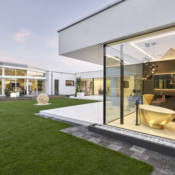 Glashaus - Flachdachvilla mit XXL Verglasung