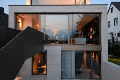 ケルンにあるコンテンポラリースタイルのおしゃれな家の外観の写真