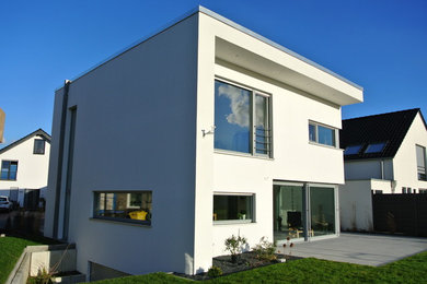 Design ideas for a modern house exterior in Essen.