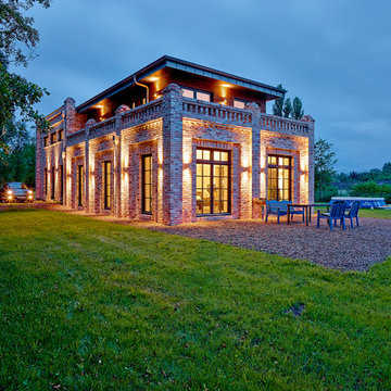 Moderne Einfamilien-Villa in rustikalem Gewand