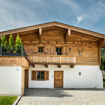 Moderne Fenster für ein Landhaus in Tirol