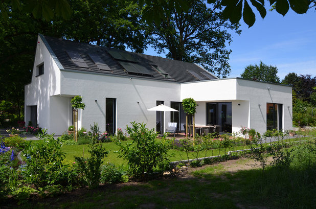 Modern Häuser by Püffel Architekten BDA