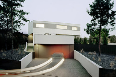 Esempio della facciata di una casa contemporanea di medie dimensioni