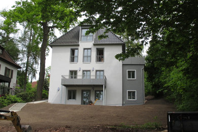 Klassisches Haus mit grauer Fassadenfarbe in Nürnberg