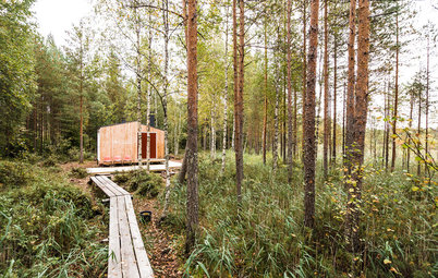 ふたりの学生が大自然の中に建てた、26㎡の小さな木造住宅