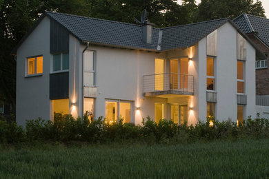 エッセンにあるトラディショナルスタイルのおしゃれな家の外観の写真