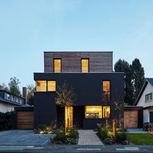 Contemporary Exterior by Corneille Uedingslohmann Architekten