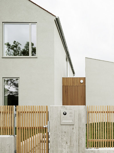Modern Häuser by CAMA A