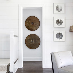 Inspiration pour un couloir rustique de taille moyenne.