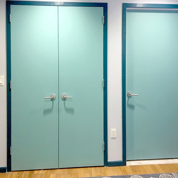 Apartment in Aqua: Doors