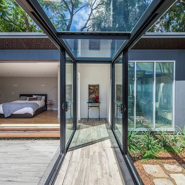 Balmain Residence - Glass Walkway by studioJLA