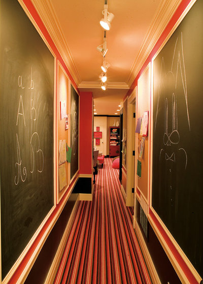 Éclectique Couloir by Branca, Inc.