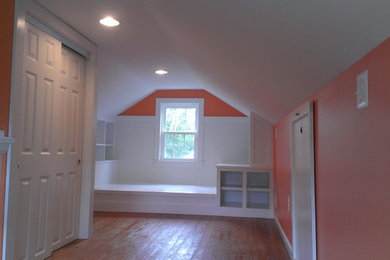 Example of an arts and crafts hallway design in Baltimore