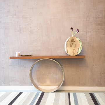 Chelsea Loft: Creative Tables