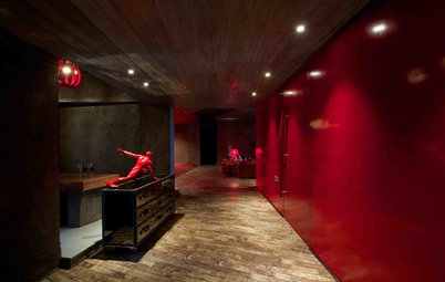 Houzz Tour: Red & Grey Dominate the Theme of This Mumbai Bachelor Pad