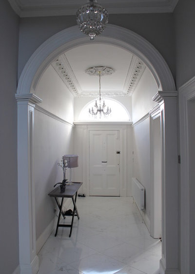 Traditional Hallway & Landing by NONA