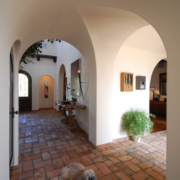 Groin-Arch Hallway