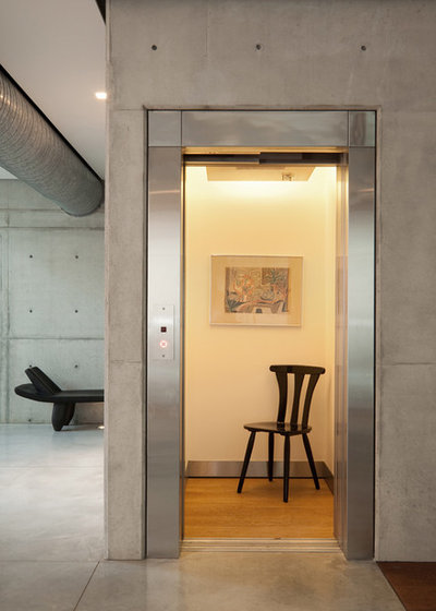 Contemporary Hall by Elad Gonen