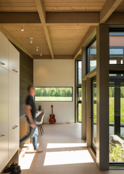 Modern Hall by David Coleman / Architecture