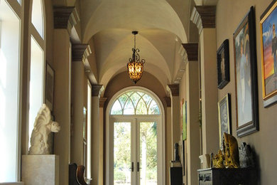 Example of a tuscan hallway design in Tampa