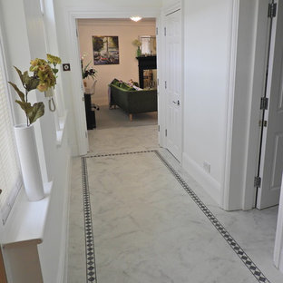 Idée de décoration pour un couloir victorien.