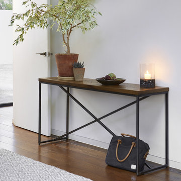 Lombok - Kaleng hallway: Industrial inspired, oak & iron parquetry furniture