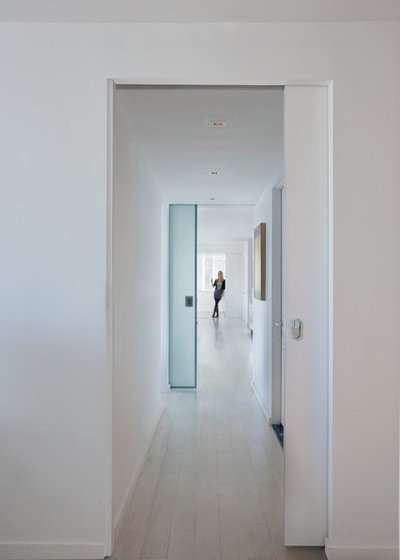 Moderne Couloir by David Bucovy Architect
