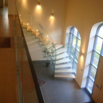 Mistral Bogen Glass Staircase
