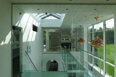 エスビャールにある北欧スタイルのおしゃれな廊下の写真