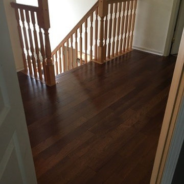 Nature Pacific Mahogany "Cornsilk" with complementary treads