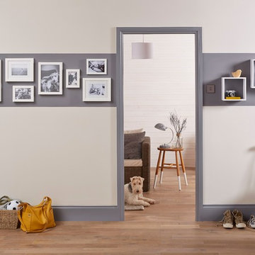 Neutral Hallway with Colour Blocking