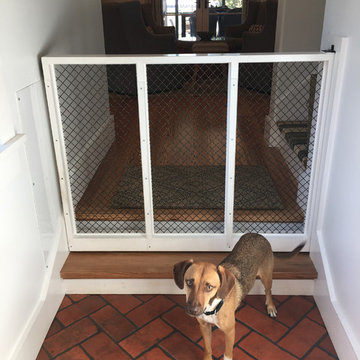 Pocket Dog Gate - Closed