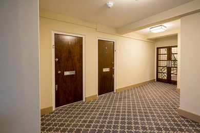 Imagen de recibidores y pasillos clásicos de tamaño medio
