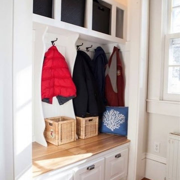 Reclaimed lumber built-in - Sandwich