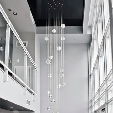 Reflective Stretch Ceiling in Modern Loft