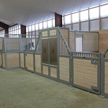 Schwalbenhof - stable aisle