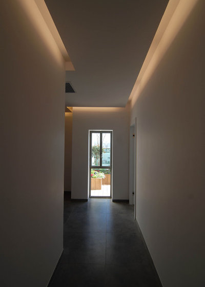 Stile Marinaro Corridoio by Nurit Geffen-NG Interior