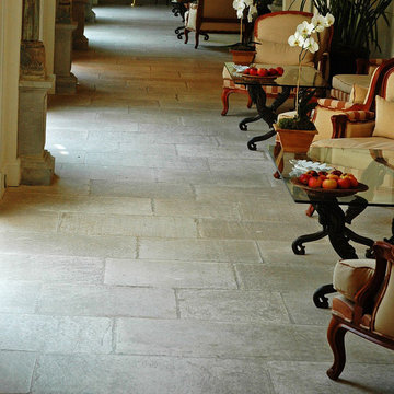 Stone Floor – Antique, Reclaimed Limestone ‘Barre Montpelier’ pavers