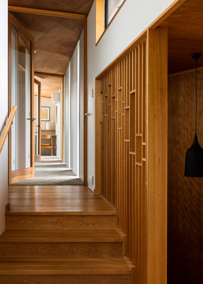 Contemporary Hall by Megan Edwards Architects