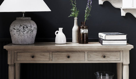 How to Style Your Console Table Beautifully