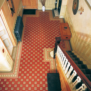 Inspiration för en mellanstor vintage hall, med beige väggar