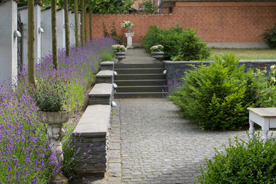 Inspiration for a traditional garden in Copenhagen.