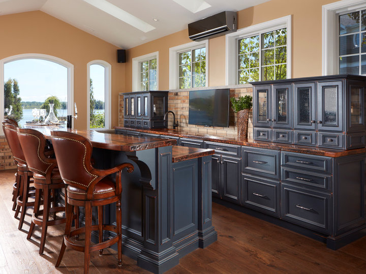 Rustic Home Bar - Home Bar