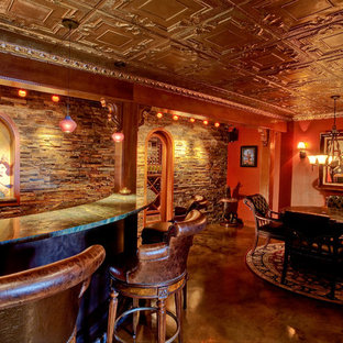 75+ Hausbars mit Küchenrückwand in Beige und Betonboden Ideen & Bilder