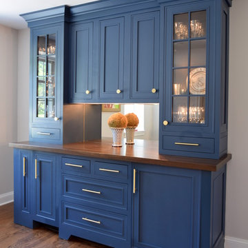 Classic Modern Kitchen with Blue Bar